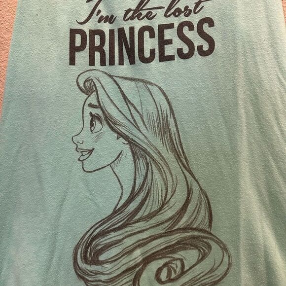 Disney Resort Tote with 3 Graphic Tees & bonus tank - Picture 10 of 14